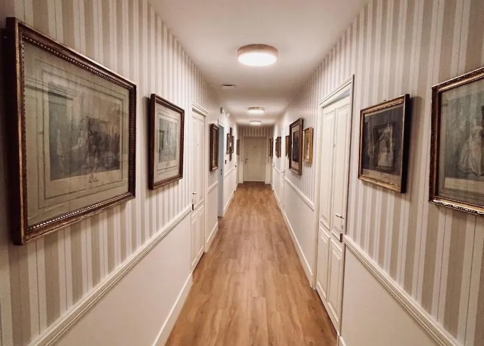 Manoir De Nocleg ze śniadaniem 3*