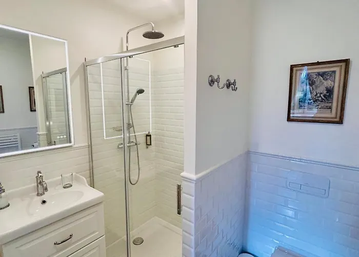 Manoir De Nocleg ze śniadaniem