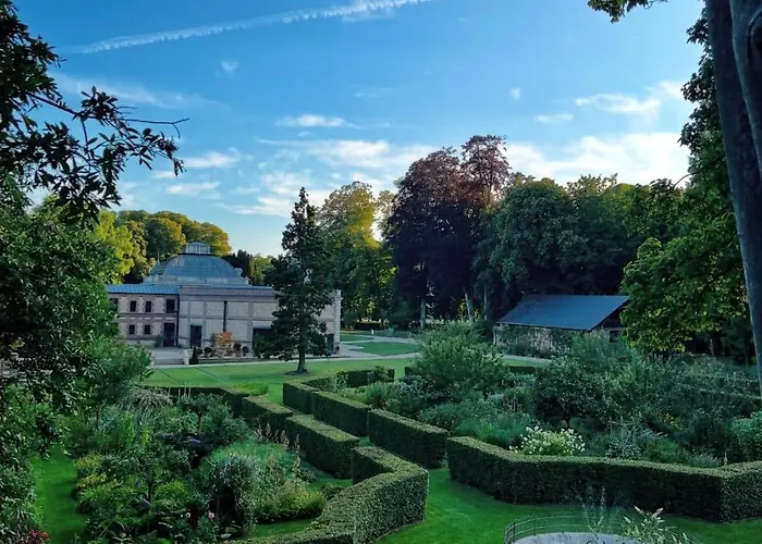 Manoir De Nocleg ze śniadaniem